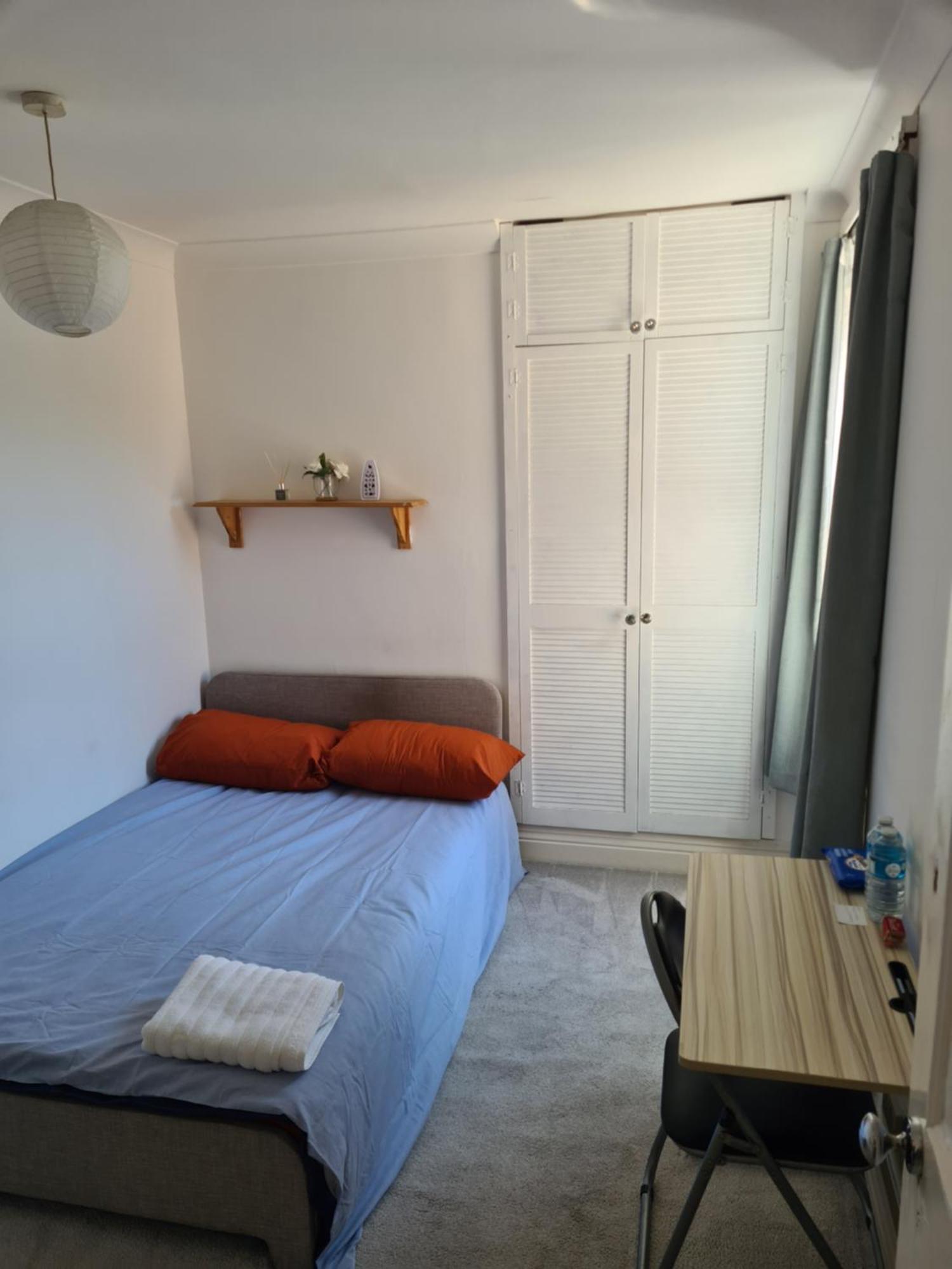 A Private & Beautiful Bedroom With Shared Bathroom In The Heart Of Bournemouth Exterior photo