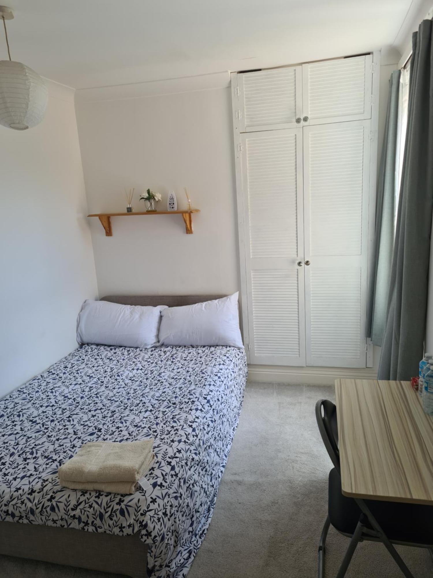 A Private & Beautiful Bedroom With Shared Bathroom In The Heart Of Bournemouth Exterior photo