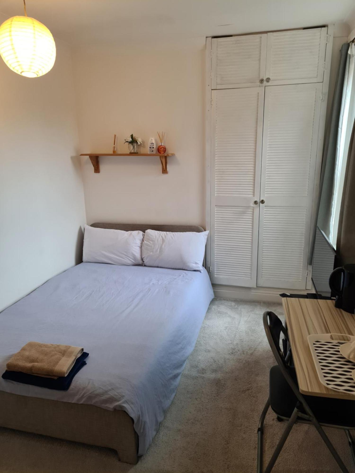 A Private & Beautiful Bedroom With Shared Bathroom In The Heart Of Bournemouth Exterior photo