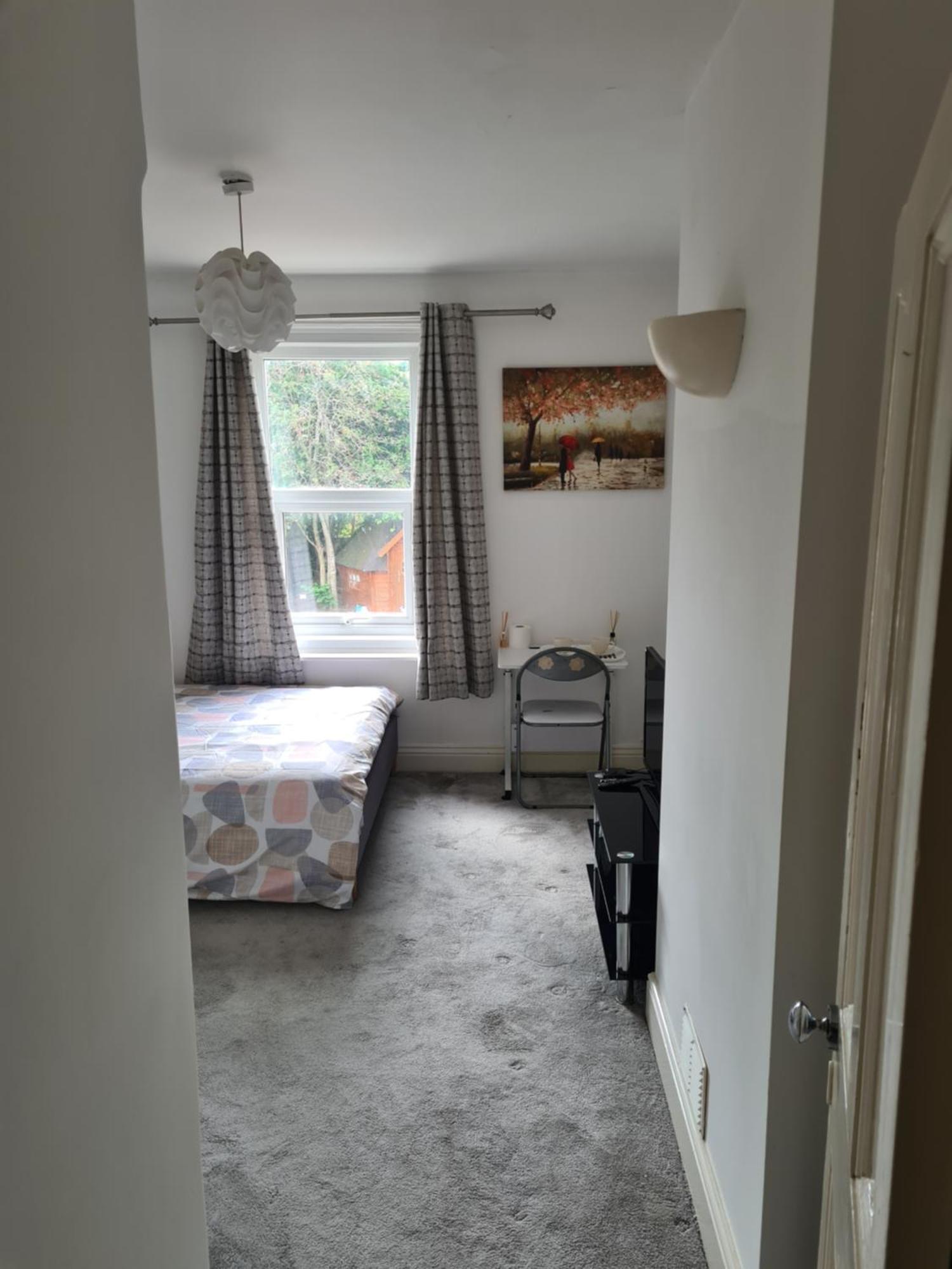 A Private & Beautiful Bedroom With Shared Bathroom In The Heart Of Bournemouth Exterior photo